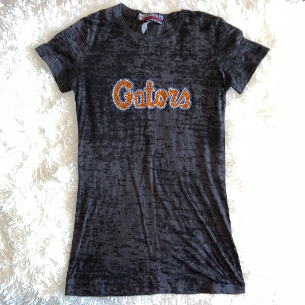 Gators 🐊 t- shirt like new condition size Small 🧡